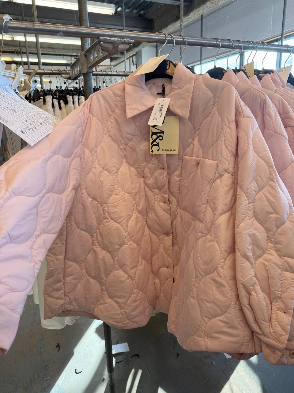 88002 (PINK AT 30% , BLACK STAYS REGULAR )