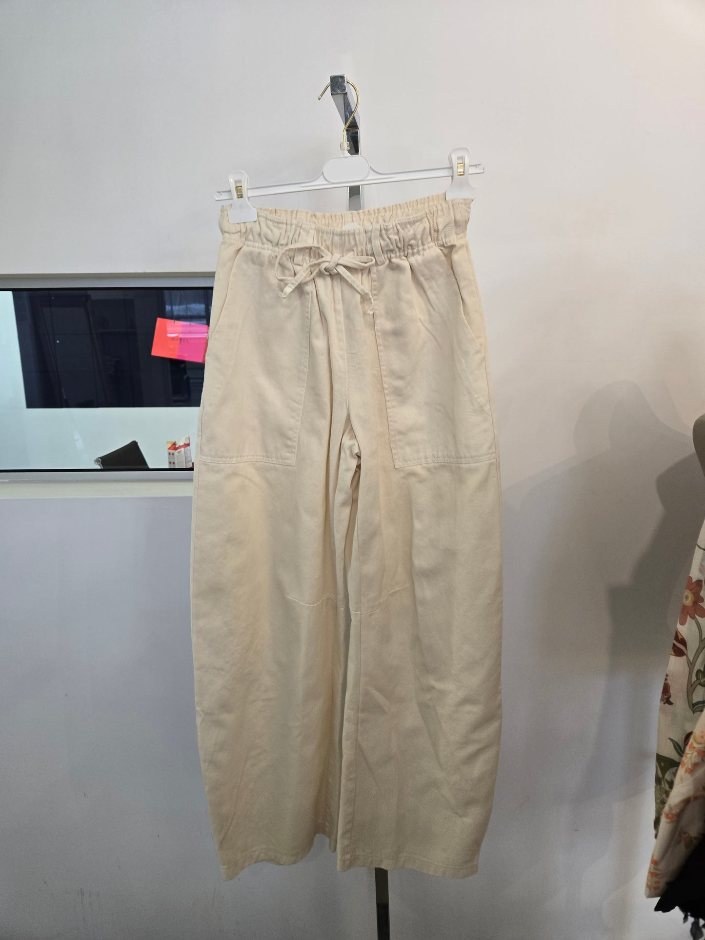 G01910 S / CREAM