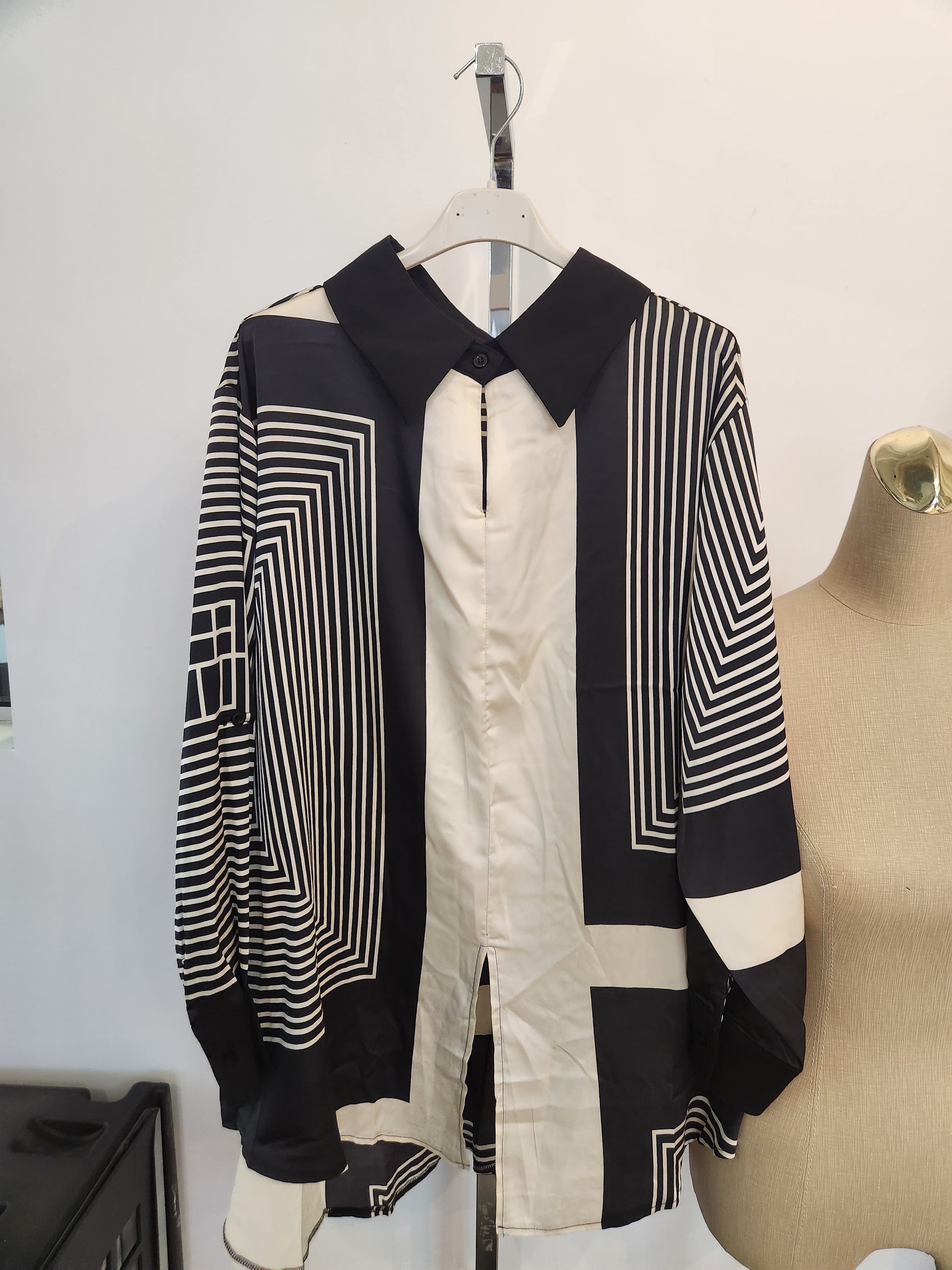 A106 O/S / BEIGE/BLACK
