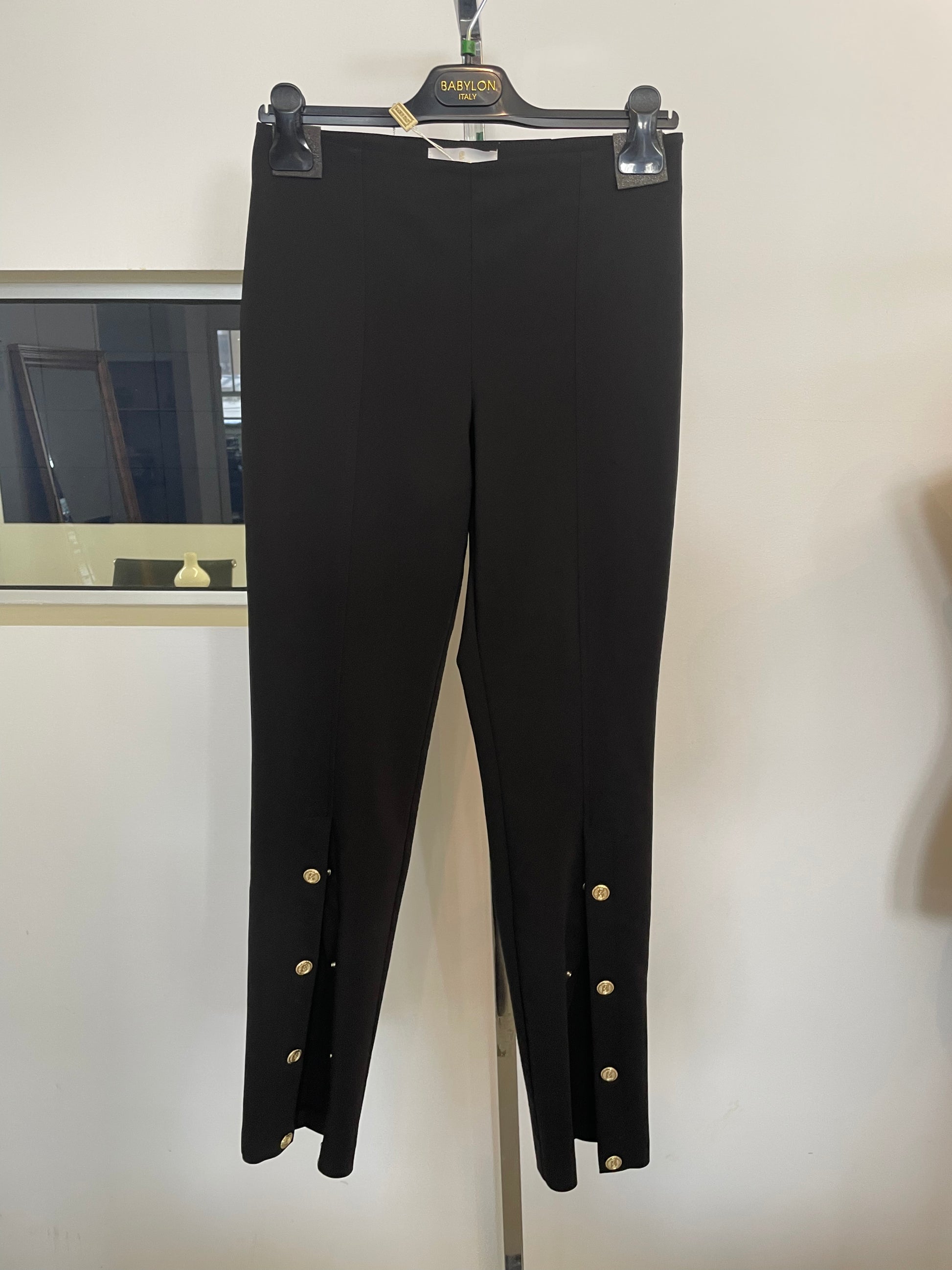 MF0611 40 / BLACK