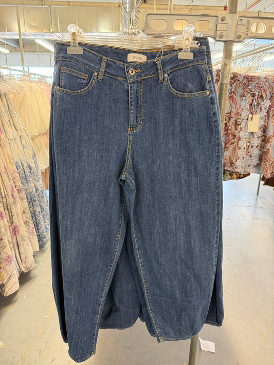 P084J106Y300