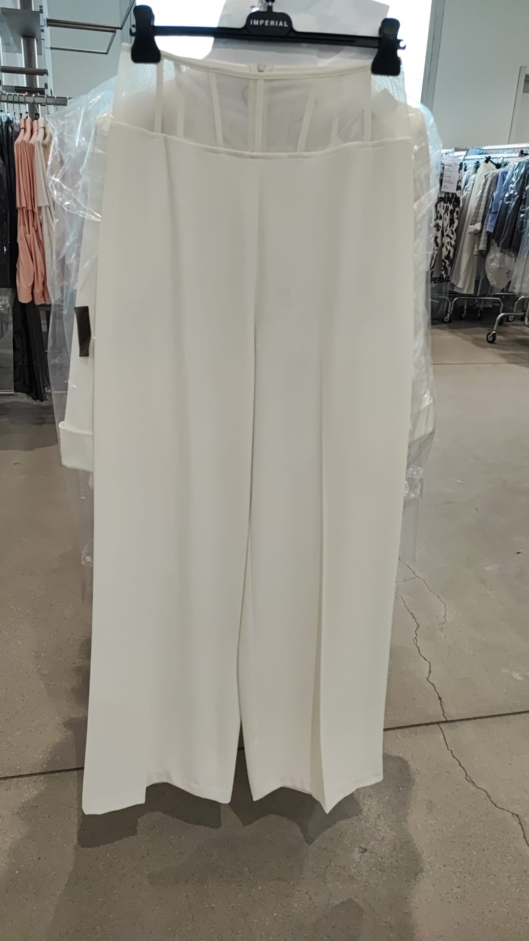 P9E3LJT ( CREAM AT 50% , BEIGE STAYS 30% )